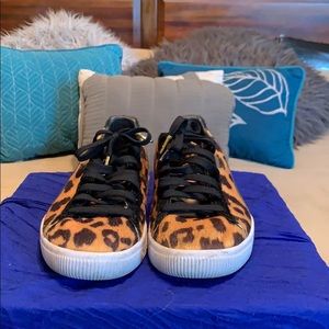 Exclusive Puma’s w/ Sweatshirt